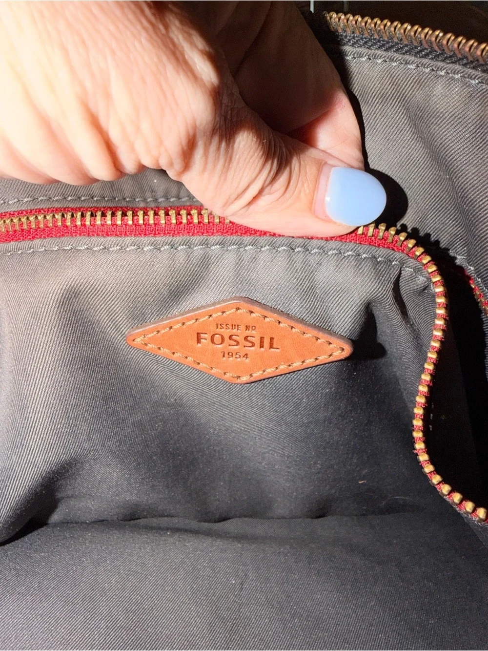 Fossil structured leather